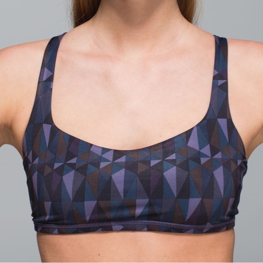 GUC Lululemon Free To Bre Bra Size 4 Stained Glass Love Nightfall Black